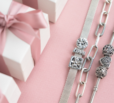 7 Key Tips for Choosing the Perfect Bracelet Gift